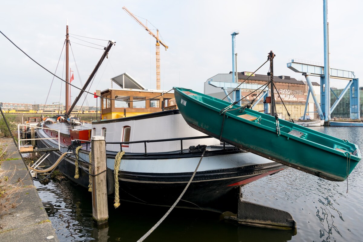 Historical Houseboat |市中心