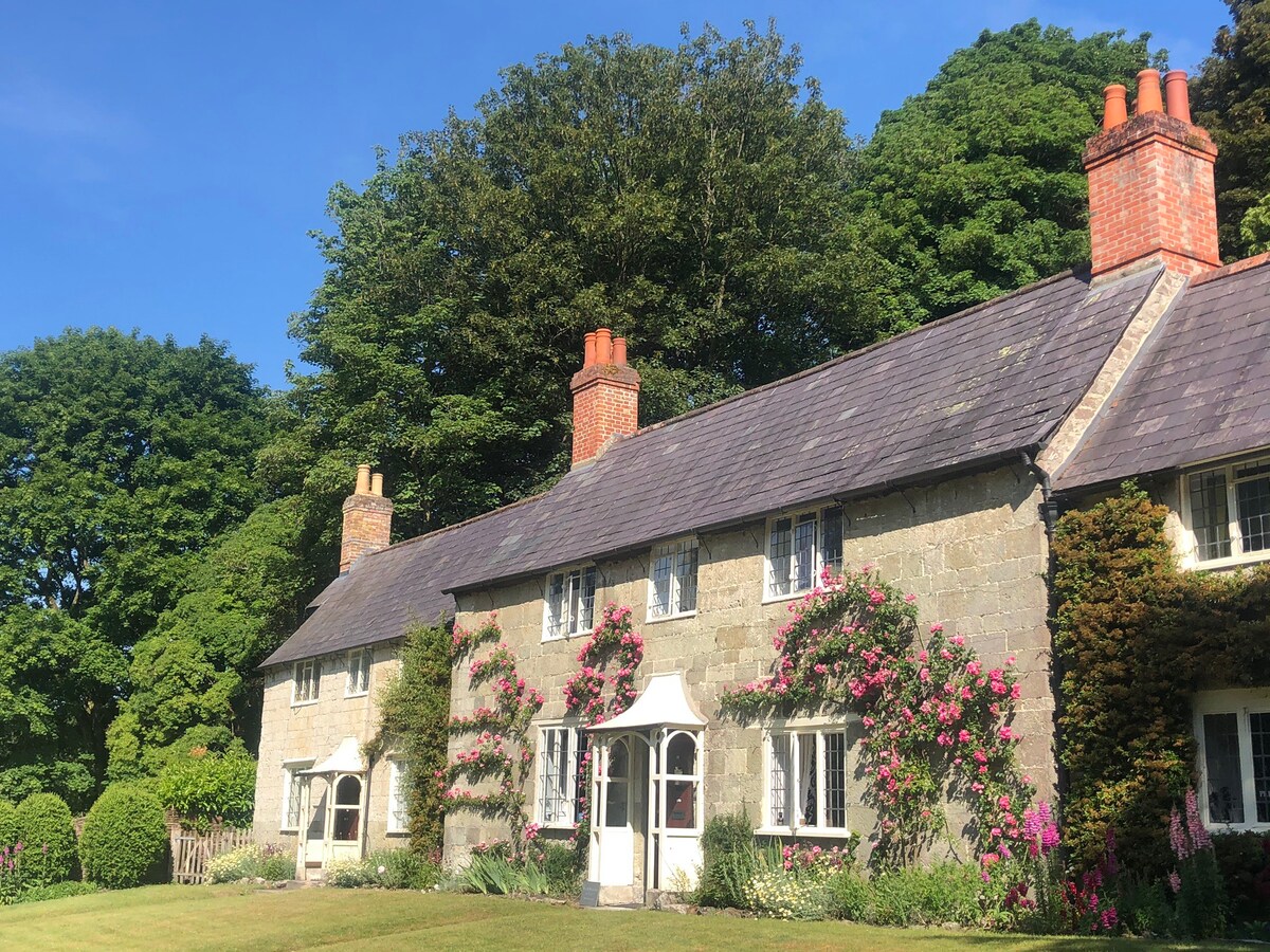 位于田园诗般位置的Stourhead Charming Cottage