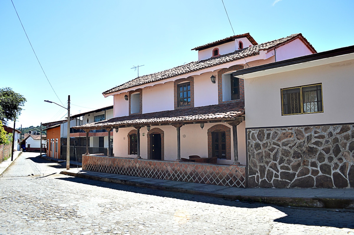 Casa céntrica con vistas en Guachinango