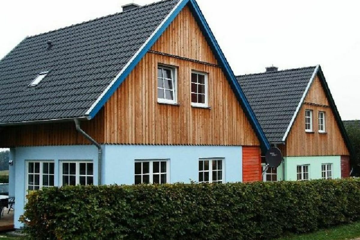 Holiday home near the beach with lake view