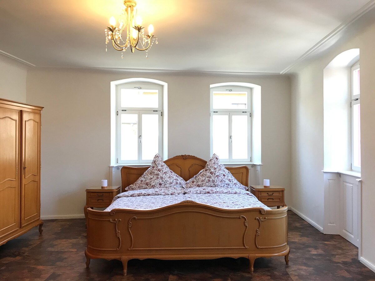 2 Bedroom Apartment Corelli in a Baroque residence