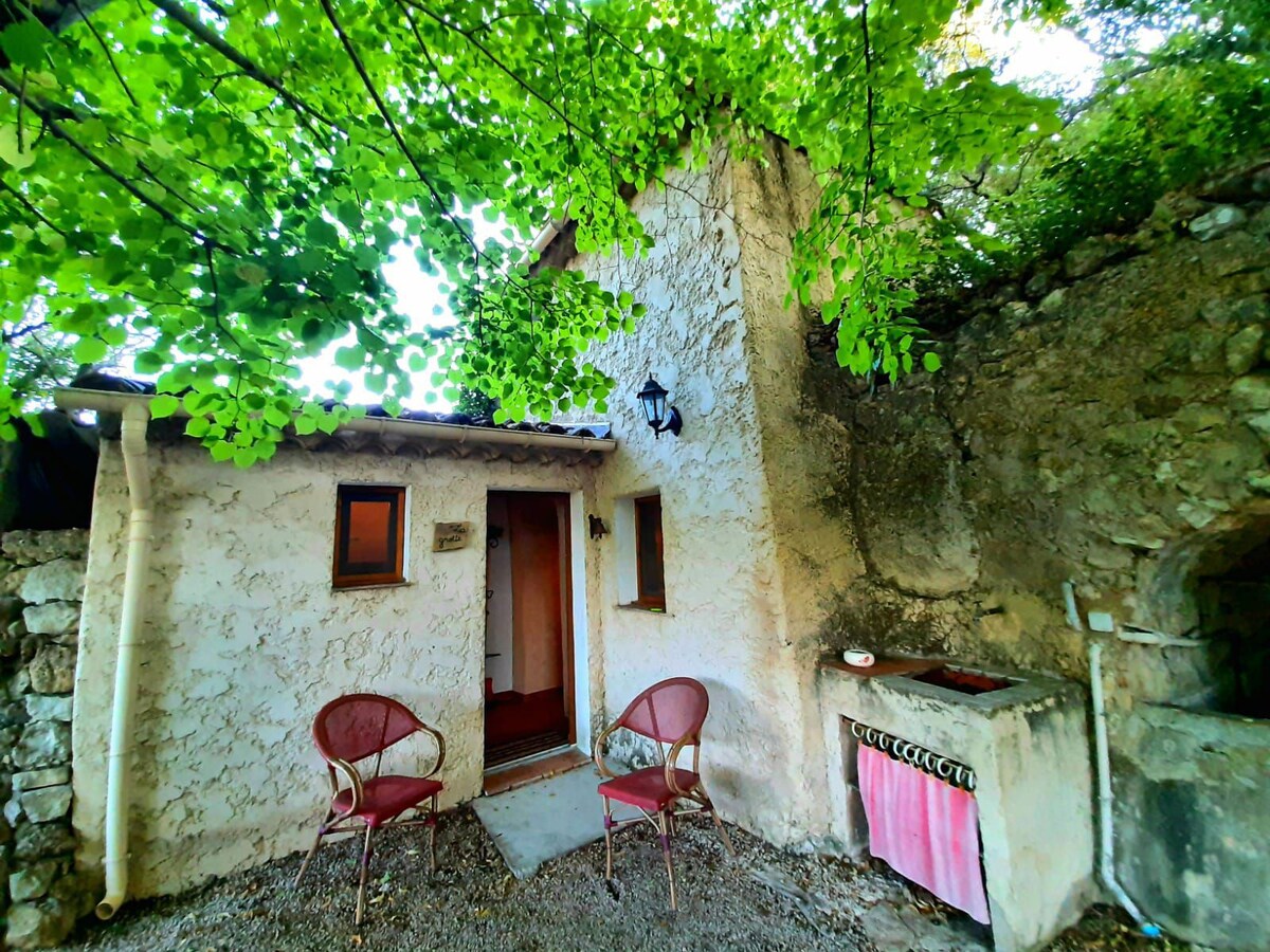 普罗旺斯小屋（ Provencal cottage ）