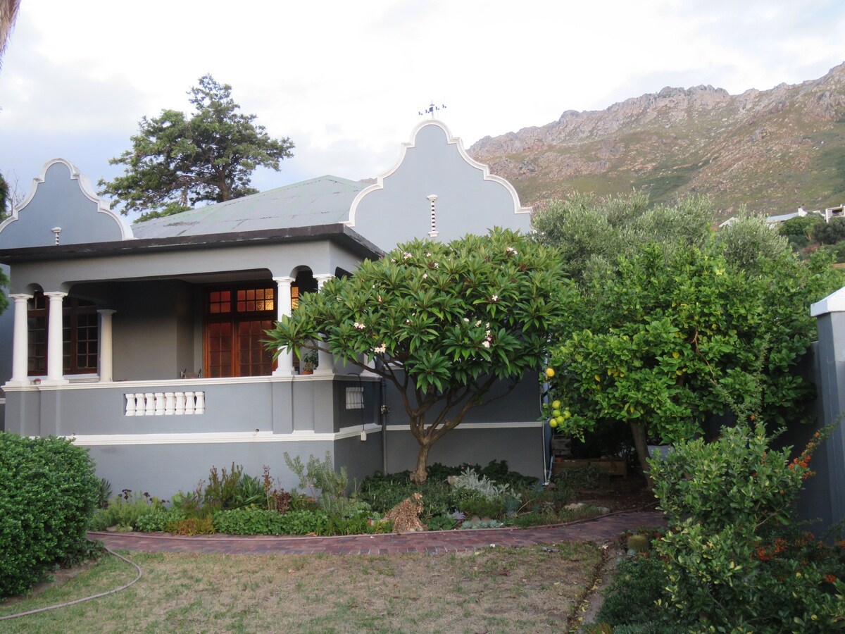 Historic Home in Central Gordon's Bay Village