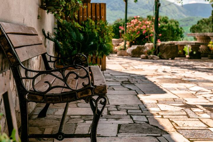 查询阿尔维尼亚诺带无线网络的民宿 上airbnb爱彼迎