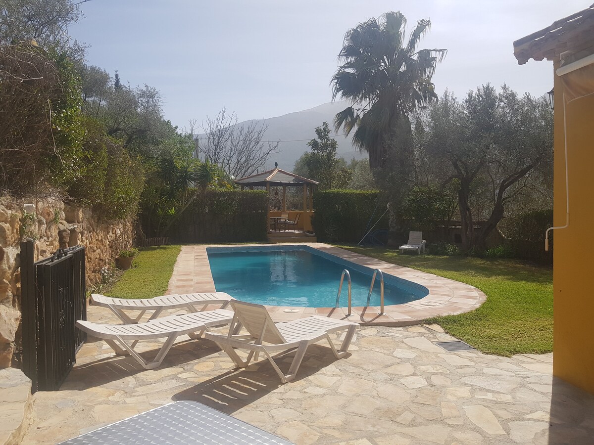 Casa Amarilla, peace & paradise in the Alpujarras