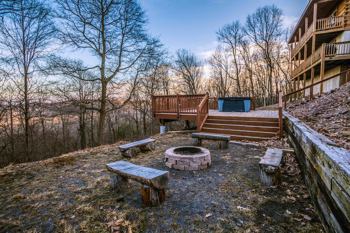 Lookout Cabin! / Private / Views / Jacuzzi