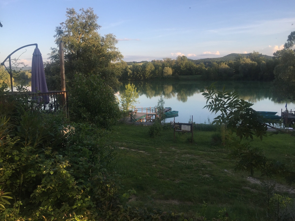 拉图纳里湖庄园（ Domaine du Lac de Latournerie ） 4座度假木屋