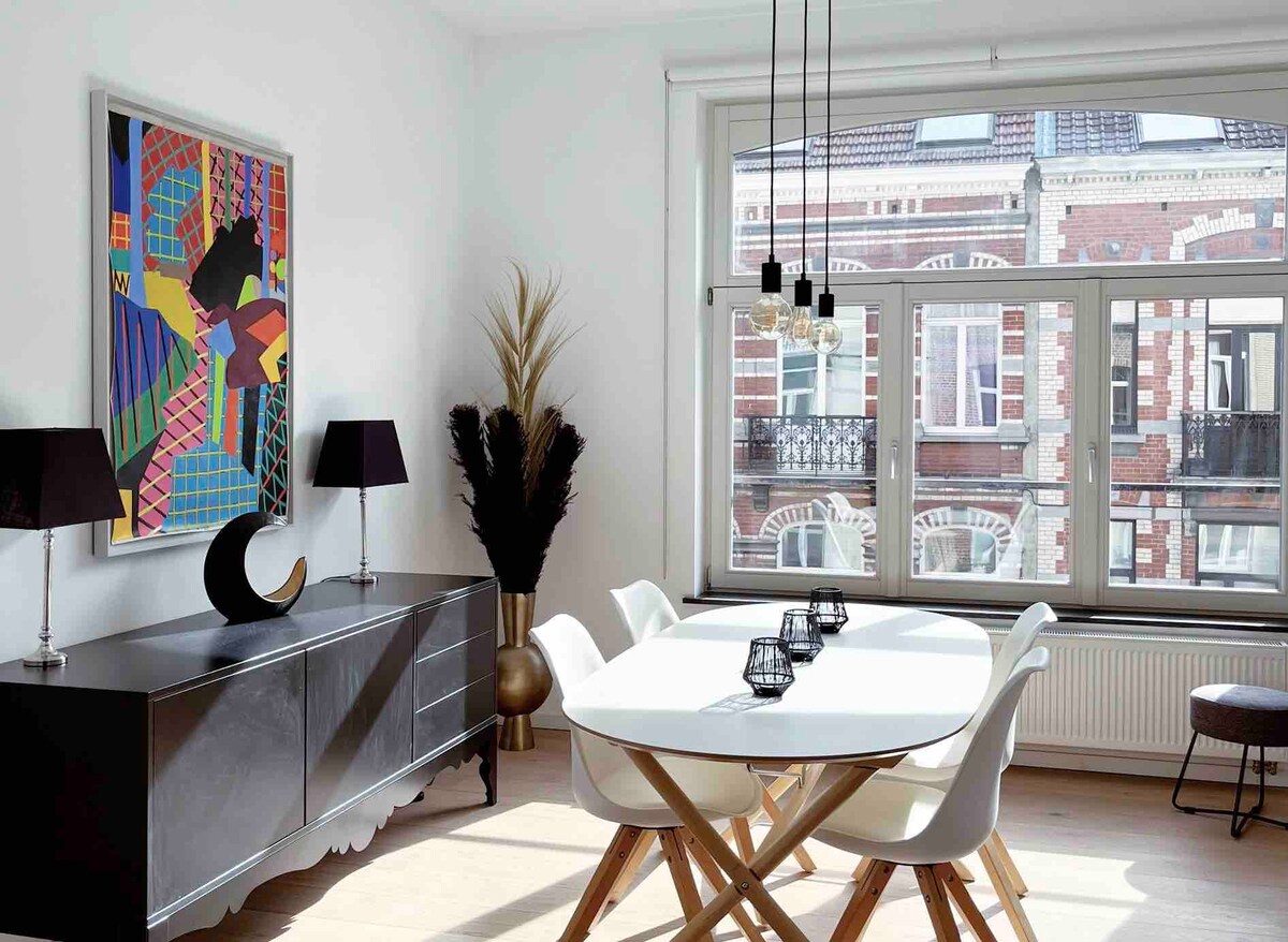 Bright and stylish apartment in Chatelain