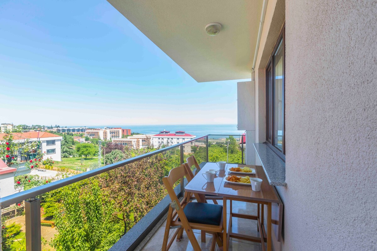 2 + 1 sea view Apartment in Trabzon