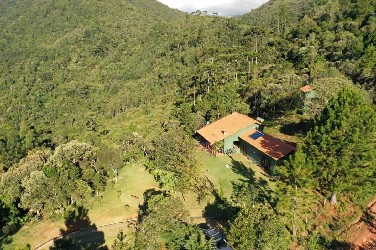 位于曼蒂凯拉山脉（ Mantiqueira mountain range ）的房子。景色迷人。