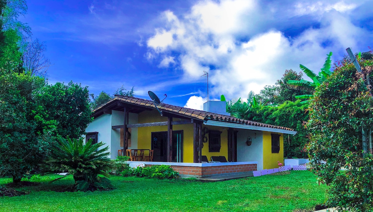 Hermosa Casa Finca llanogrande Cerca al Aeropuerto