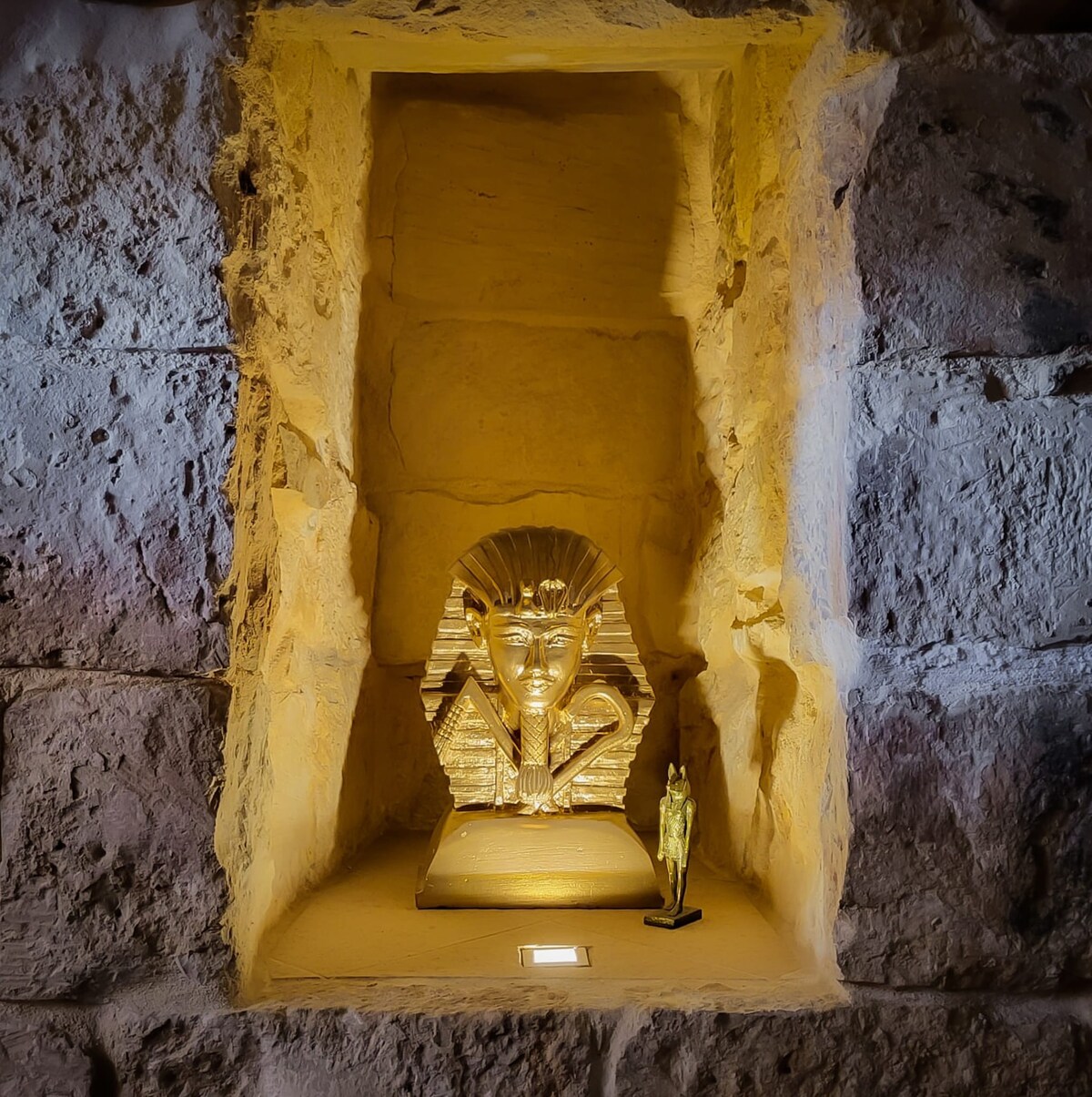 1500 's Little Pink House in Kalkara Creek