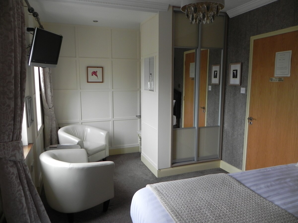 Pearse Lodge Double ensuite Room