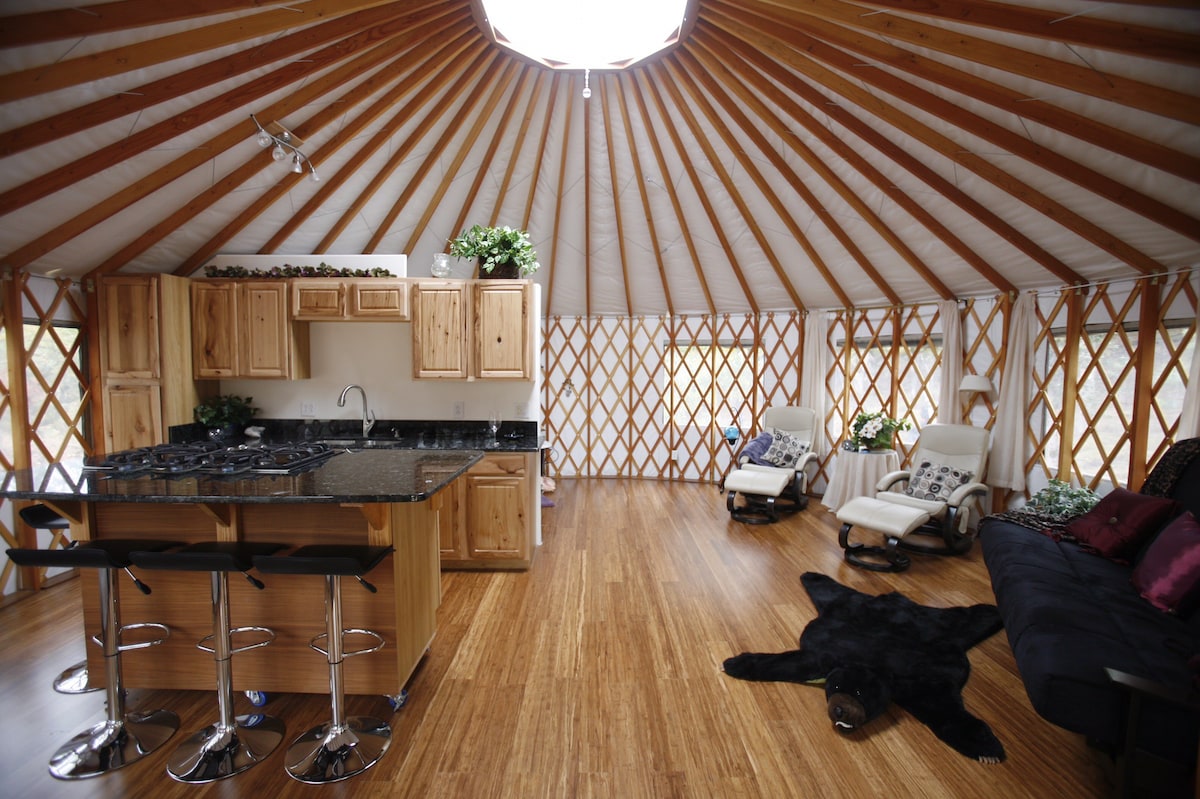 Starlight Meadow Yurt