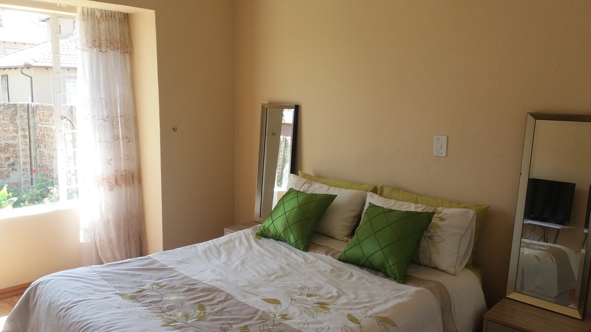 Cosy & Close to OR Tambo Airport