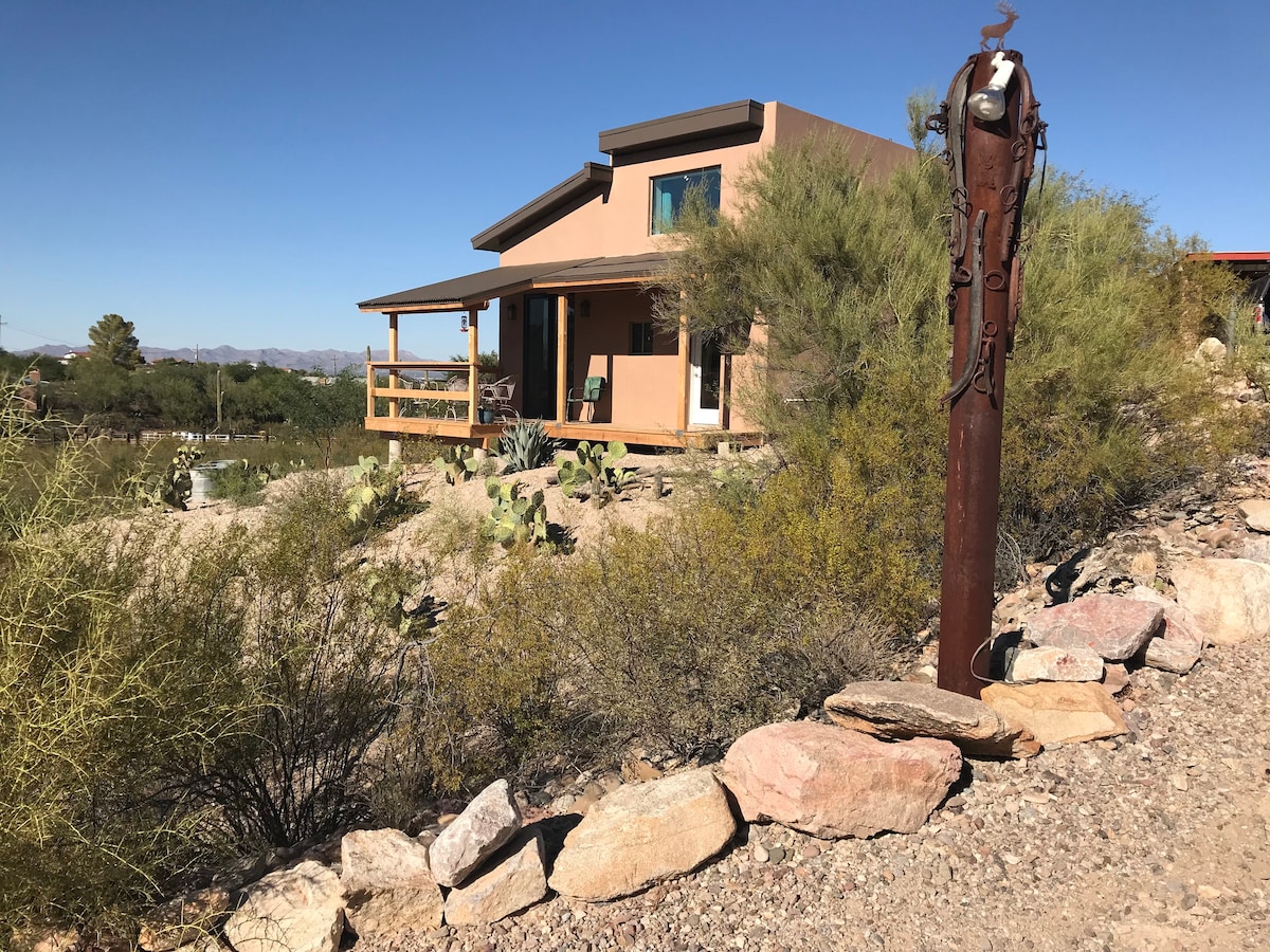 索诺兰沙漠（ Sonoran Desert ）的西侧步道度假屋