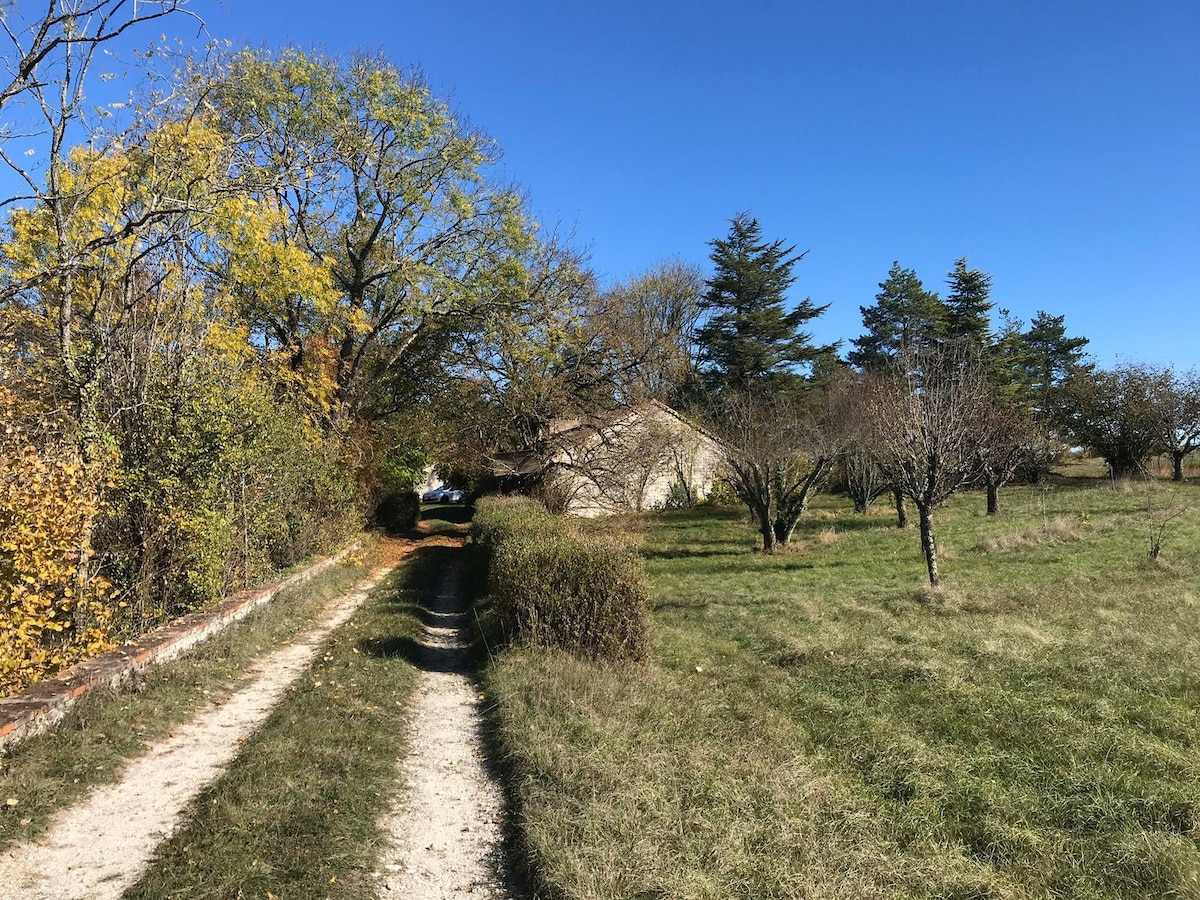 Maison de campagne au milieu de la nature