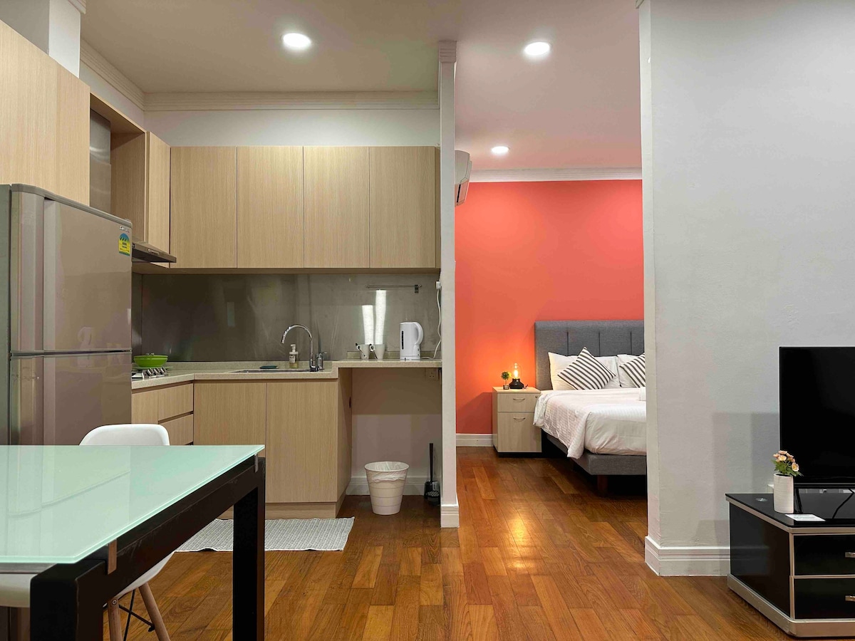 Deluxe One Bedroom Service Apartment, Chinatown
