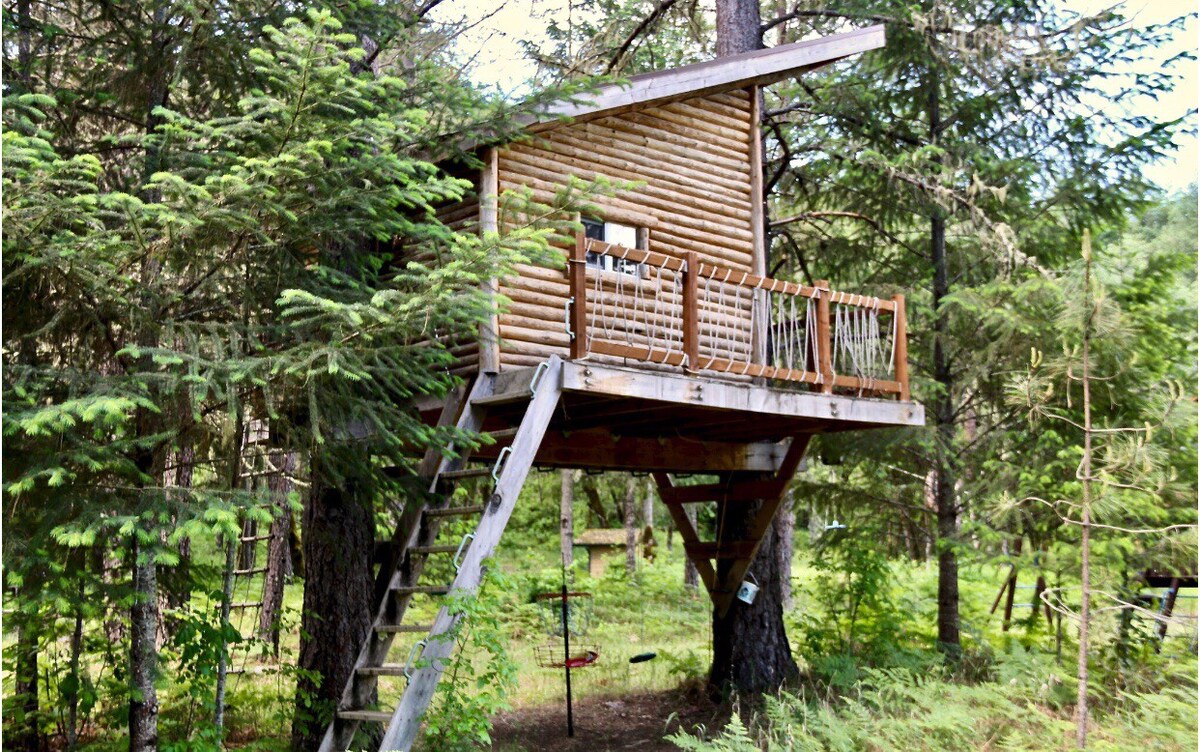 Rogue河畔树屋和高空滑索的木屋小木屋