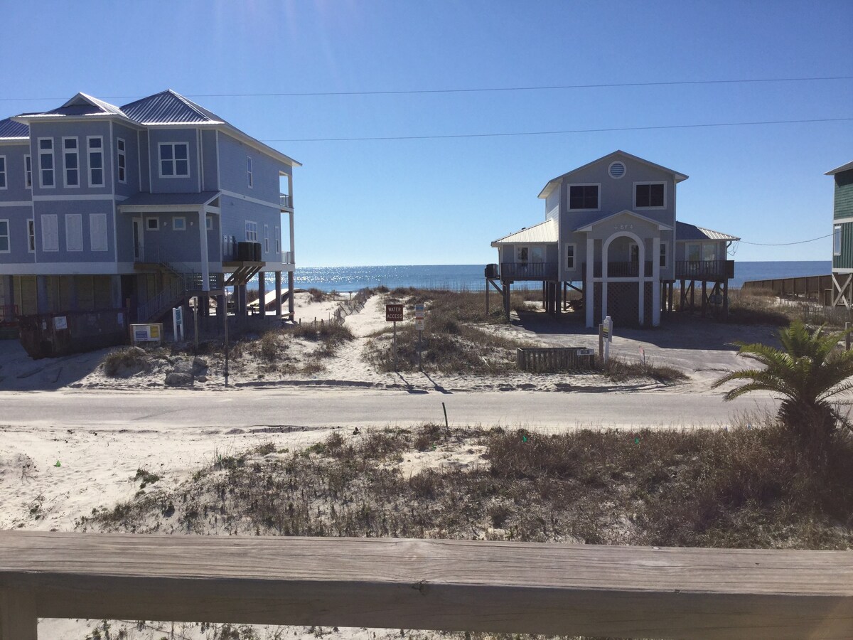 Directly Across From Beach Access! Sleeps 8!