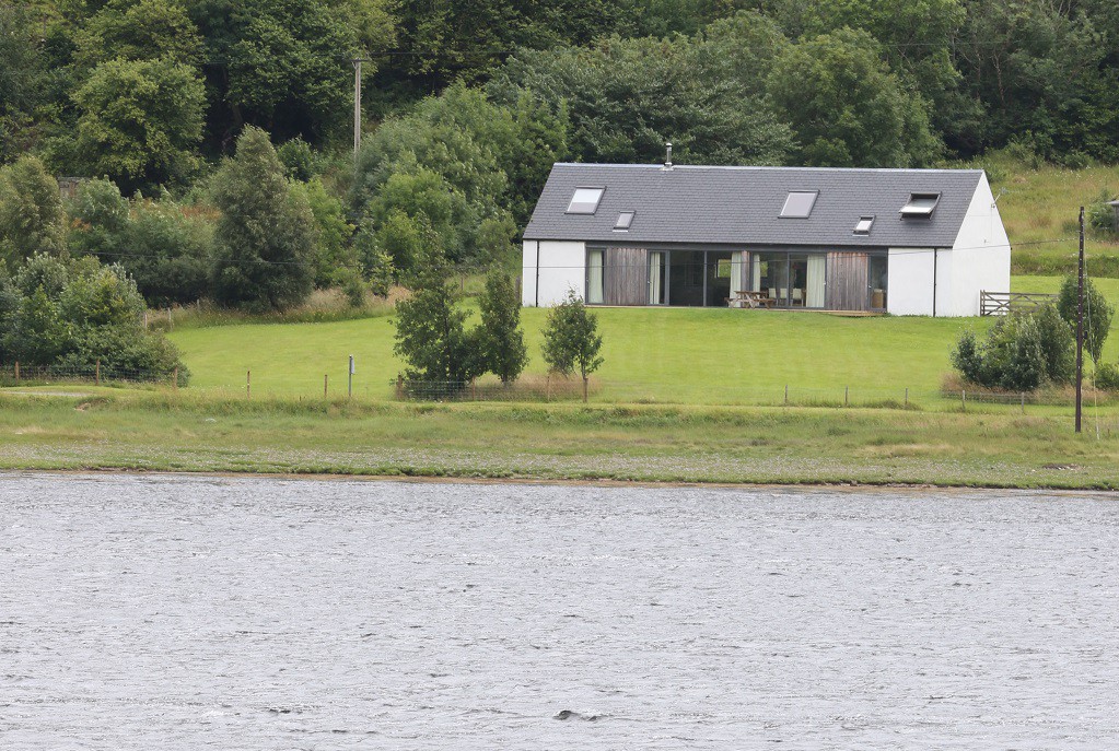 Burnside Lodge on the Shore of Loch Long, Dornie