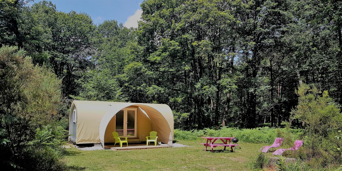 Glamping pod on 3 star campsite with pool