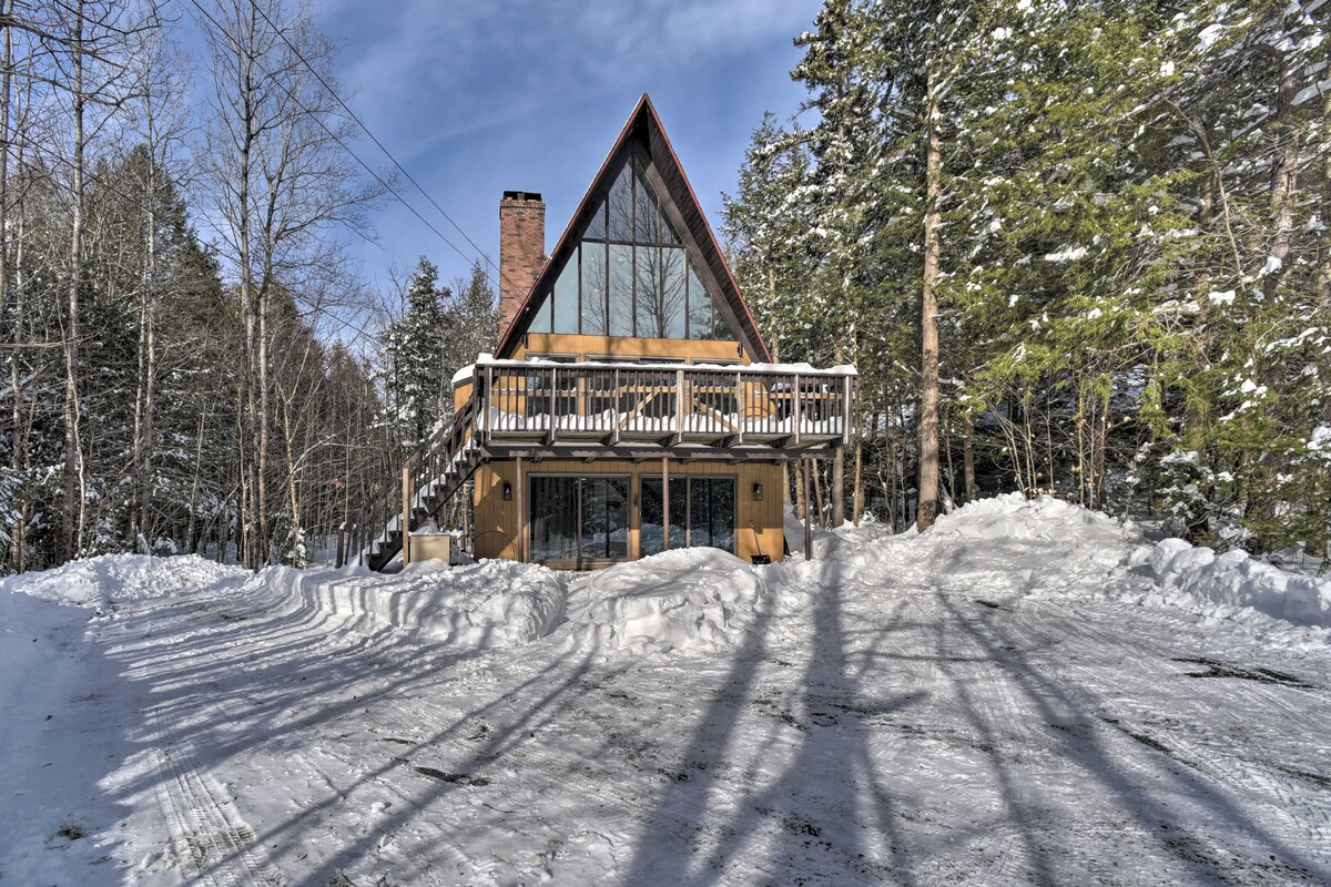 Cozy A-Frame Cabin w/ Pool Table: 8 Mi to Mt Snow!