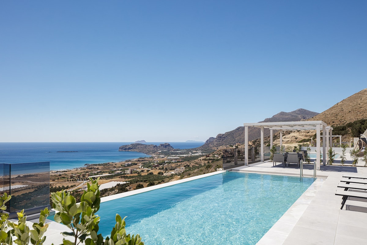 Luxury 4 villa complex, sea views, 4 private pools