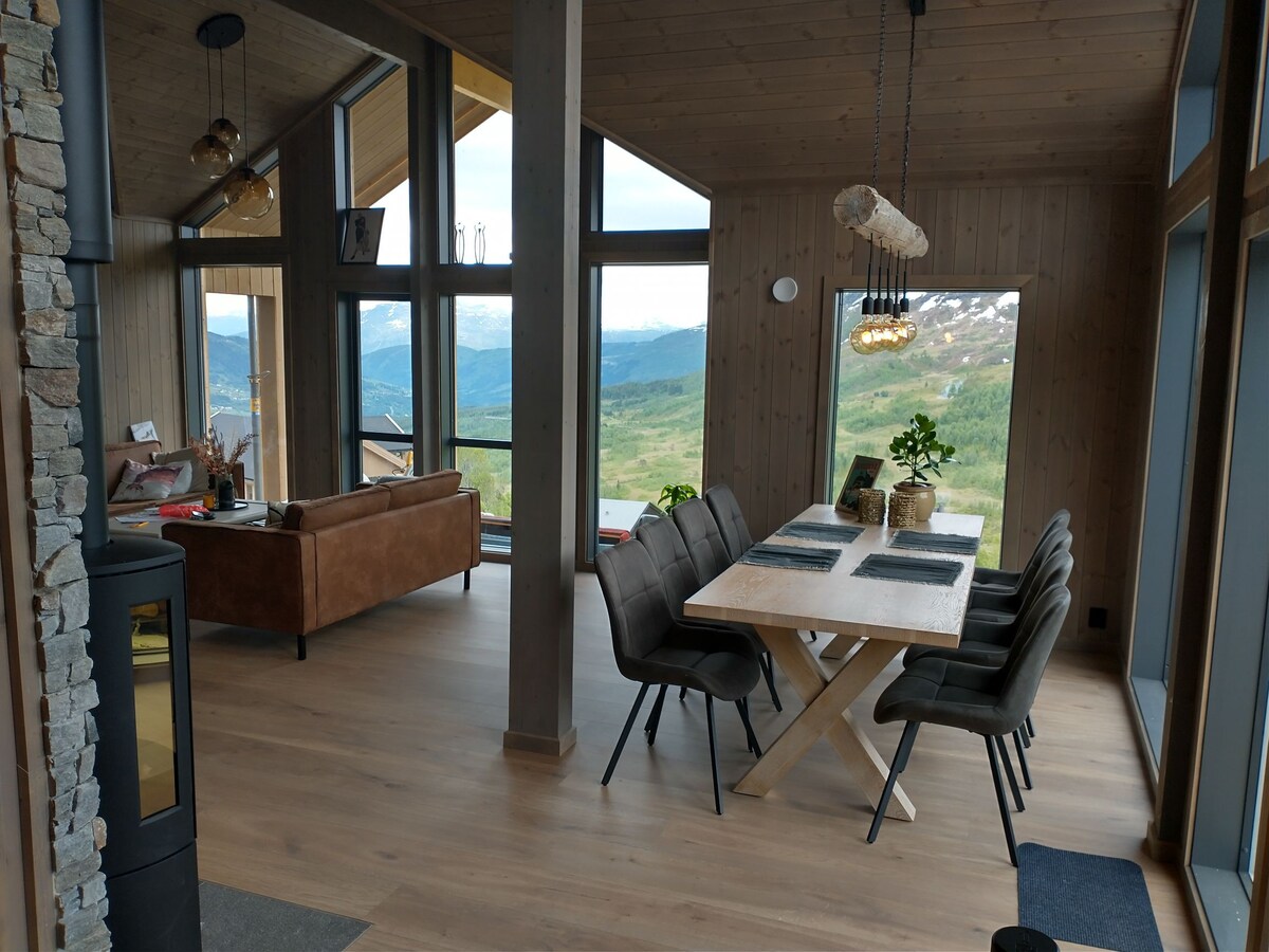 挪威大自然的全新现代小木屋