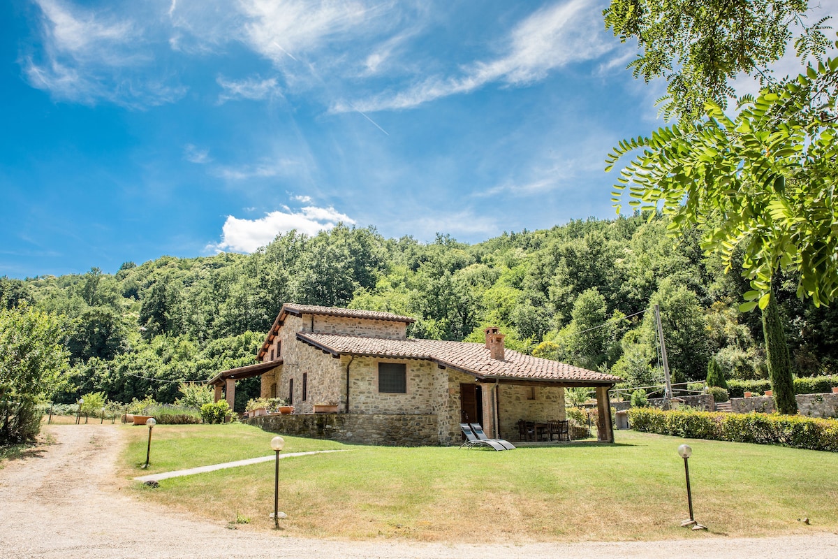 Casal'terra - Il Fosso apartment
on the waters edge in the Tuscan hills