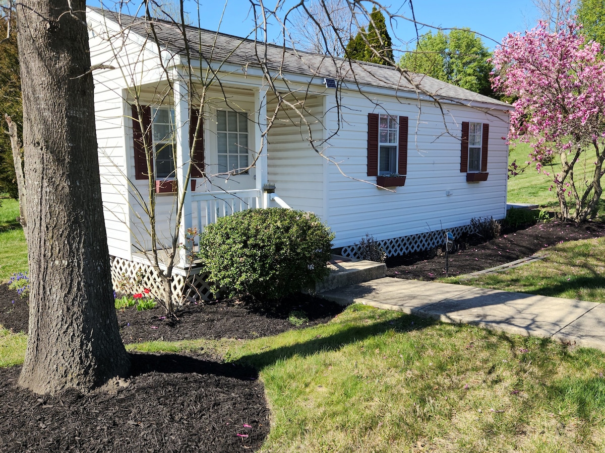 Access to Private Guest House with Patio/Firepit