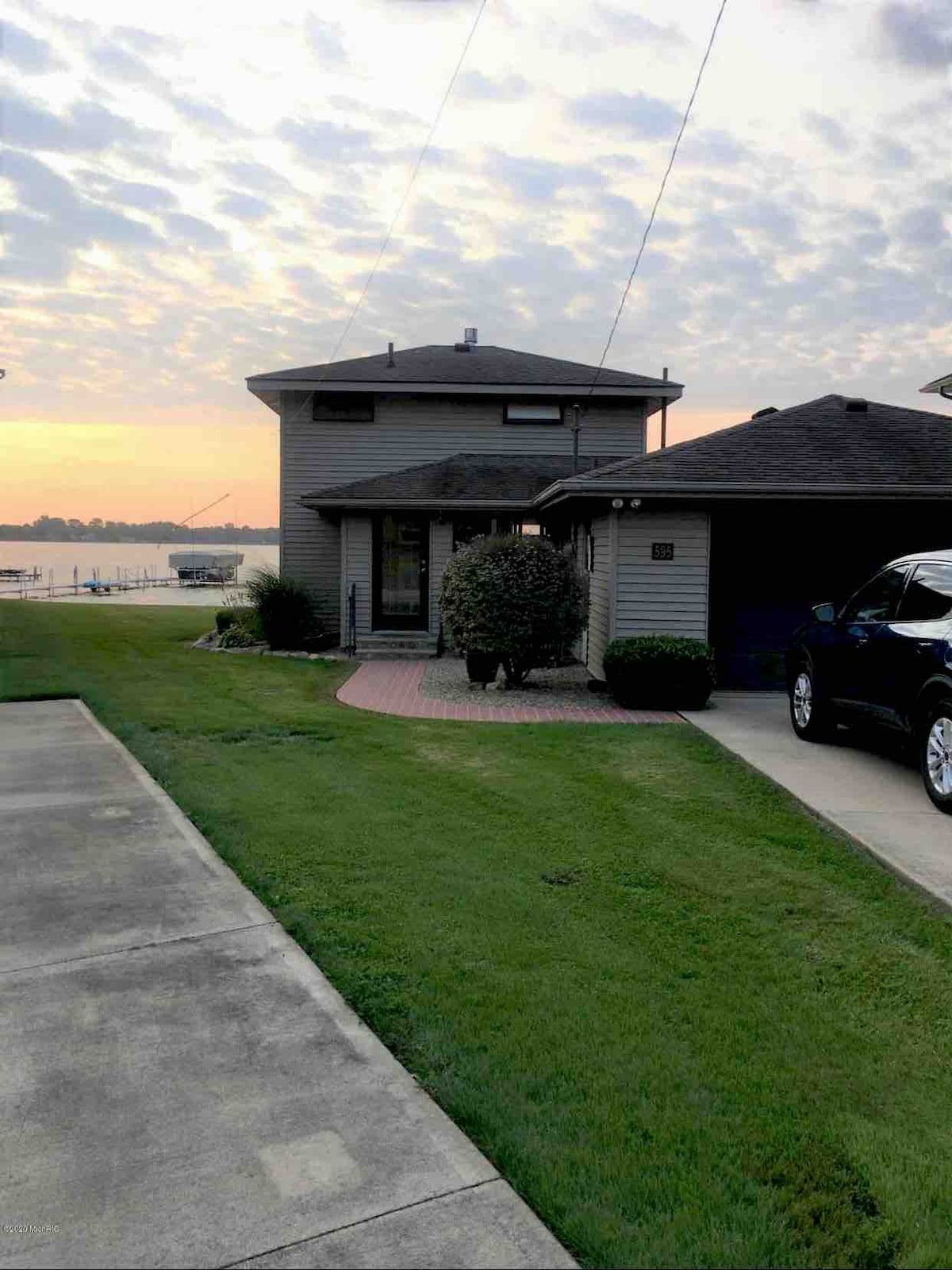 Beautiful Coldwater Lake Home 3 Beds Sleeps 10