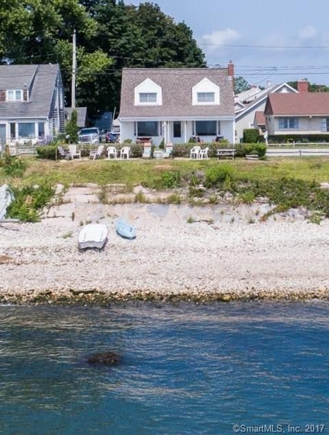 位于塞布鲁克老城区（ Old Saybrook ）的海滨别墅