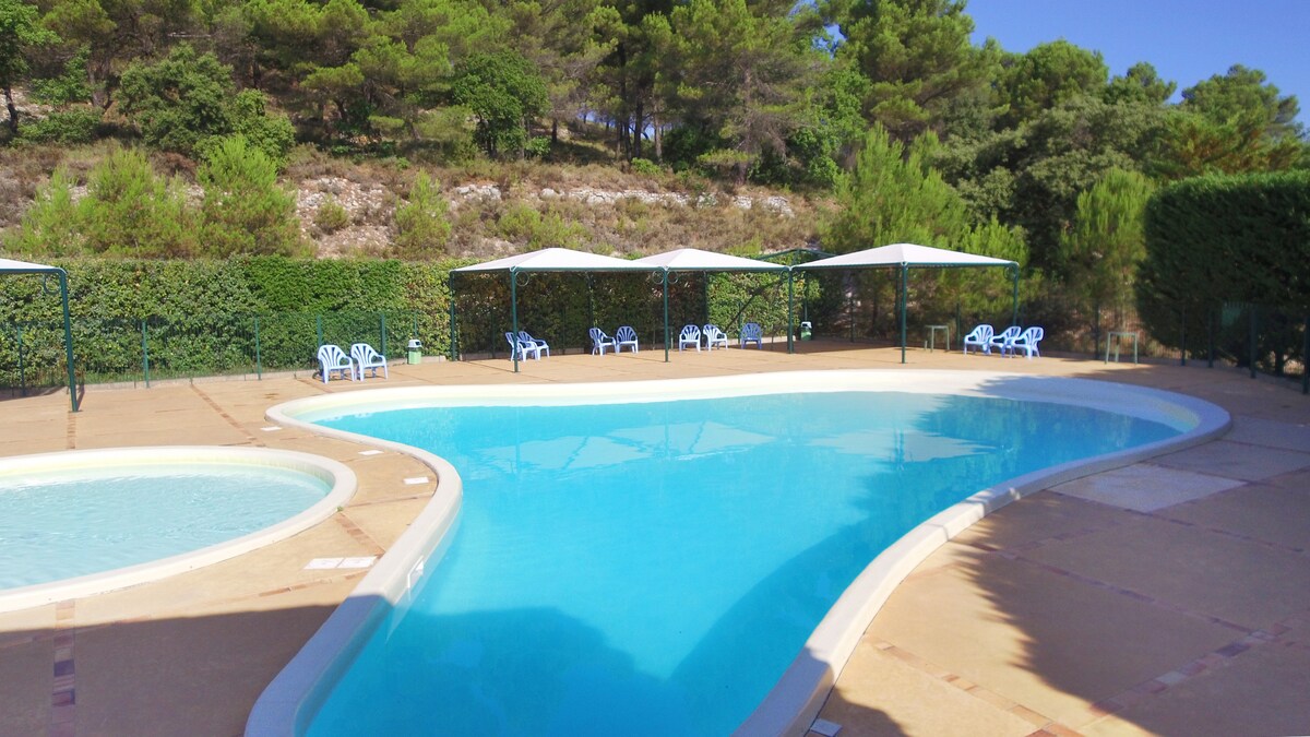 Gîte avec terrasse dans le Lubéron