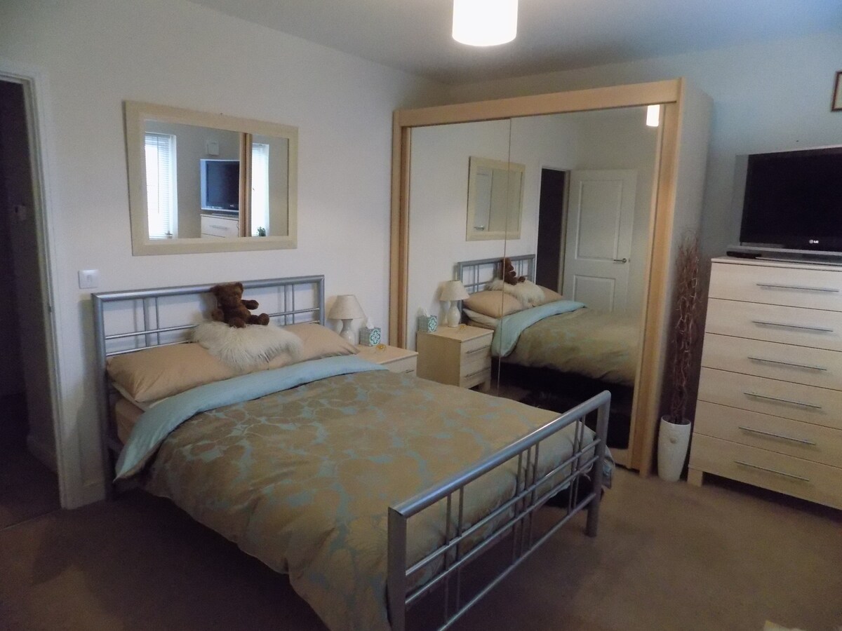 Double Room, sleeps 2, £60. Also single rooms £40