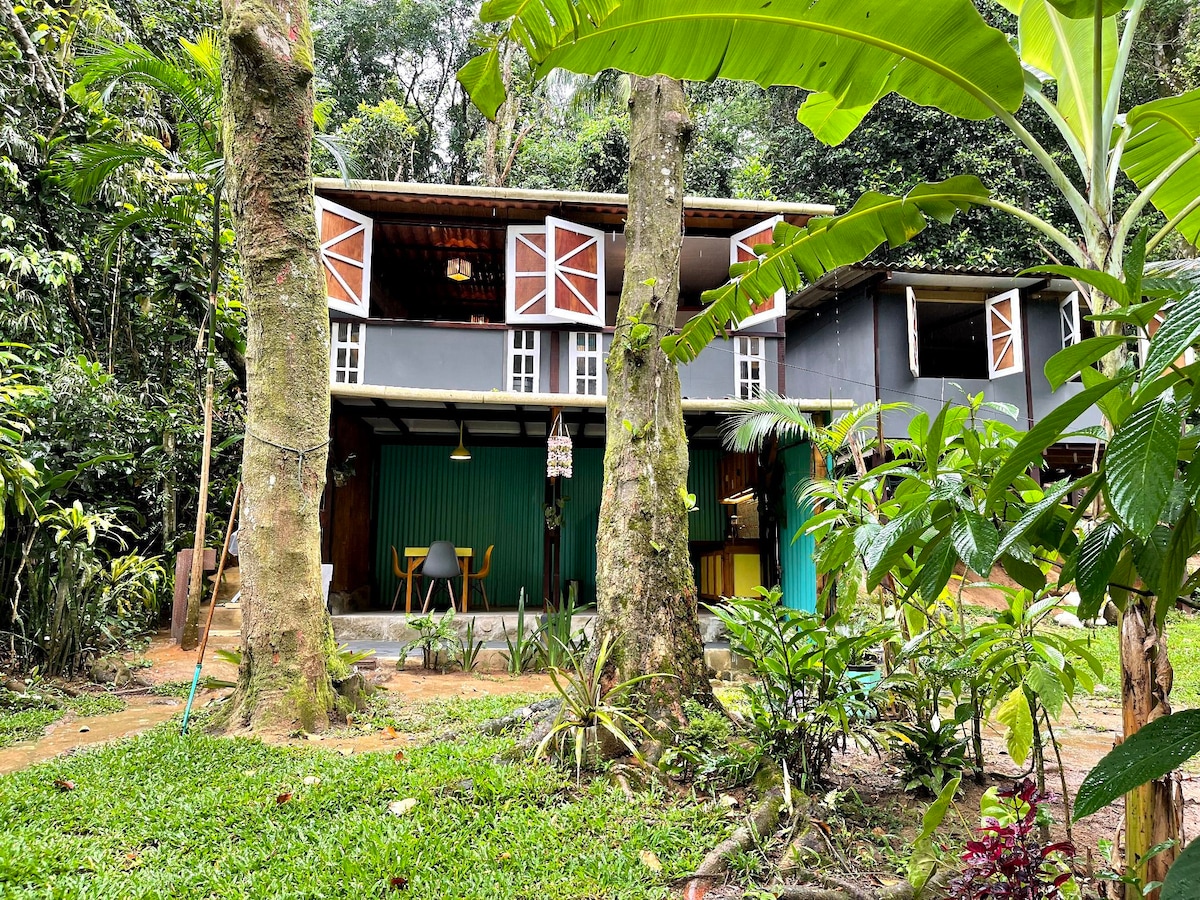 Casa estilo Campo na floresta da vila do Abraão
