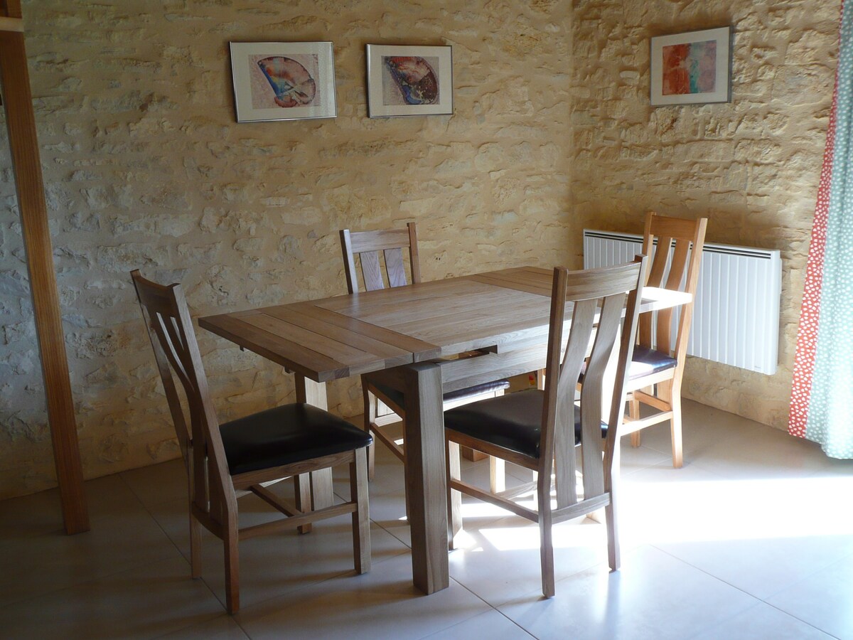 Charming converted bakery near Sarlat, heated pool