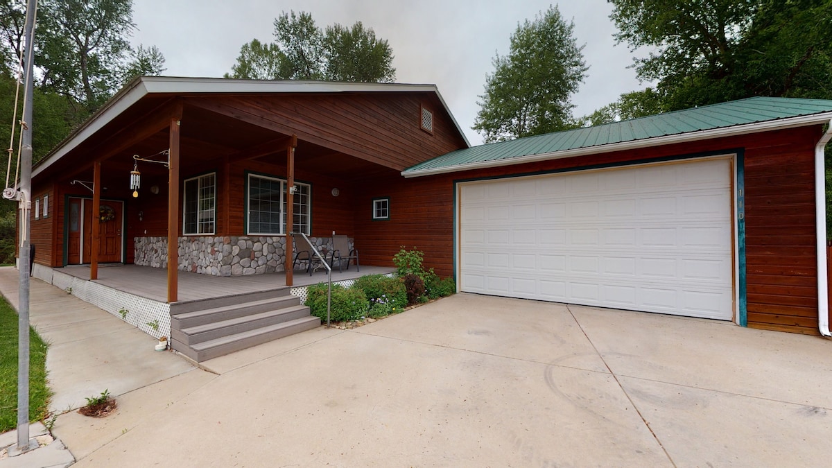 Great Home on the Shores of the Dolores River.