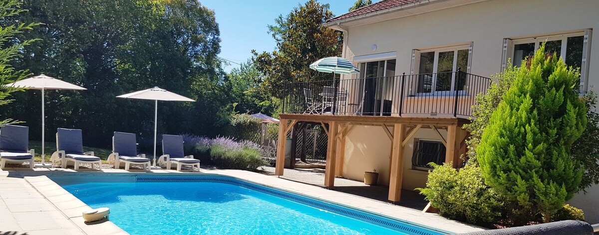 Superb contemporary  2 bed villa +private pool