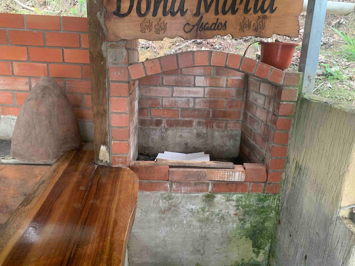 Casa rustica Doña Maria, cerca del centro de Piñas