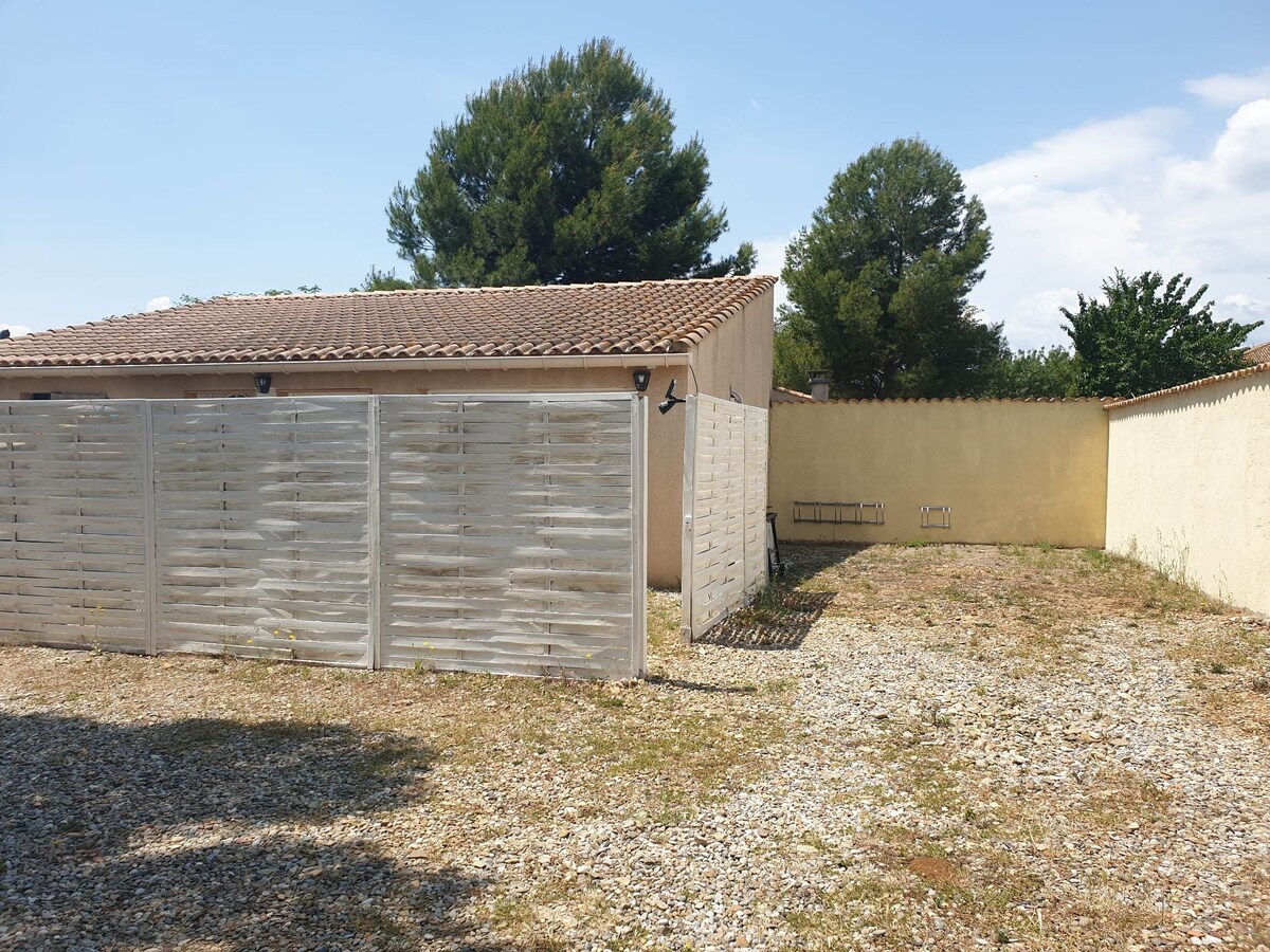 Canal du midi ， 4人小屋