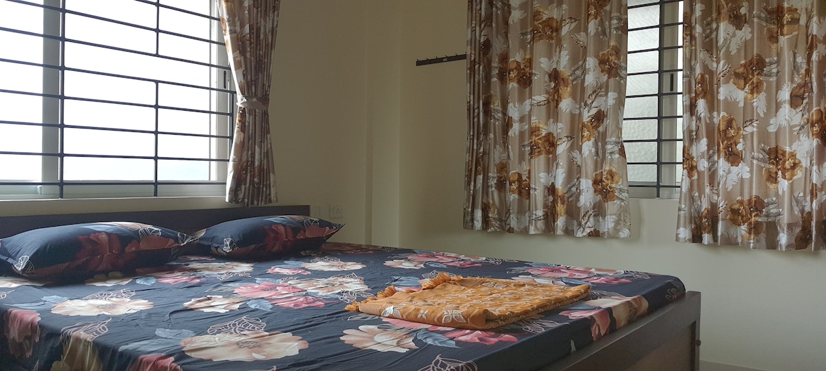 Spacious 4 bedroom flat with parking in udupi city