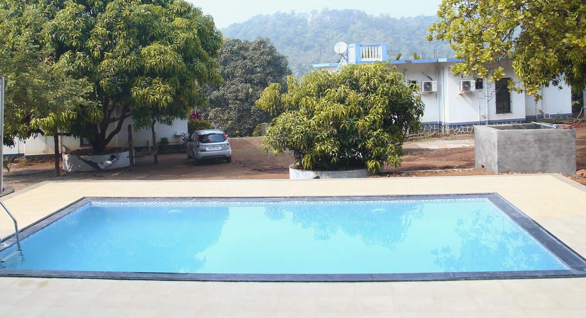 Tara Villa Hill Resort, Kashid Beach