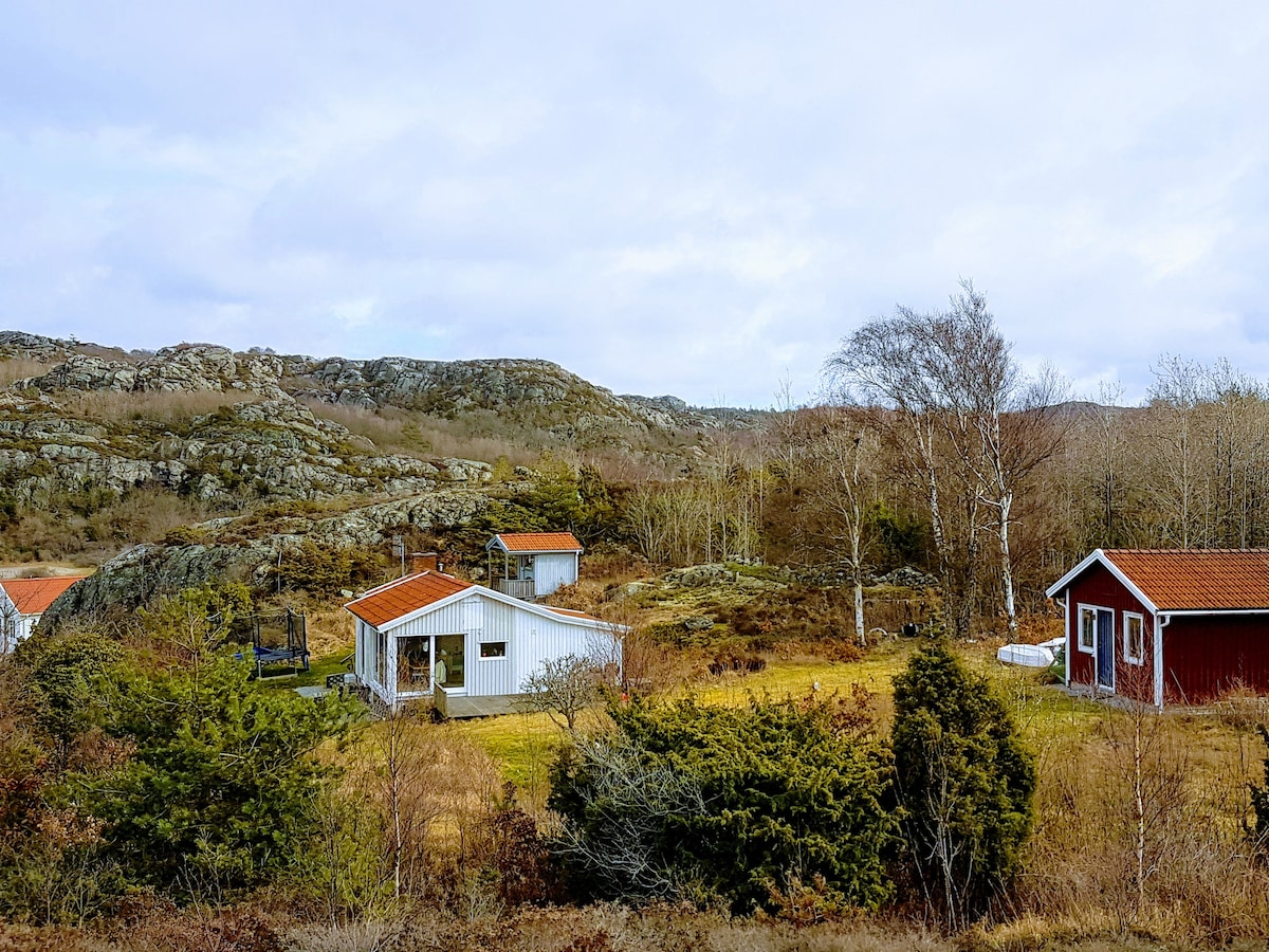 位于Boxviks Kile Nösund海边的超级漂亮小木屋