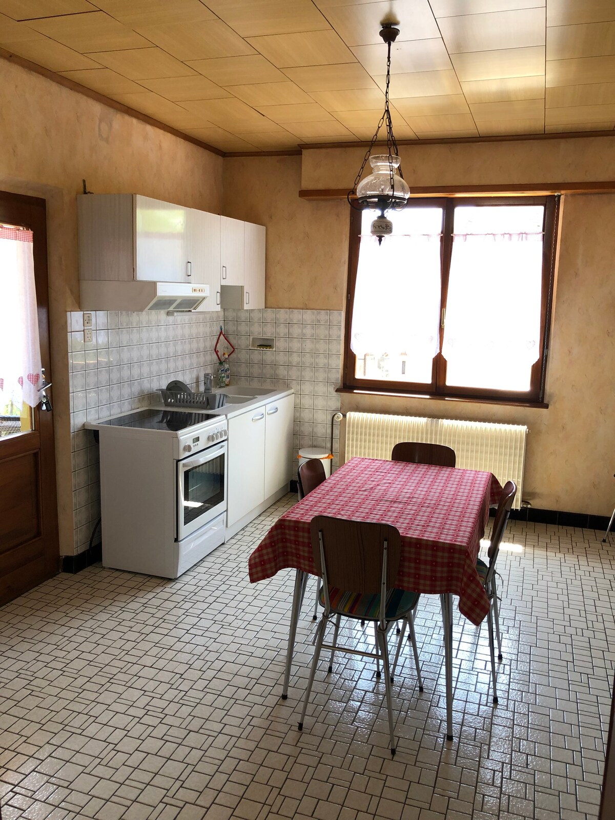 3卧室小屋+厨房+淋浴间和马桶