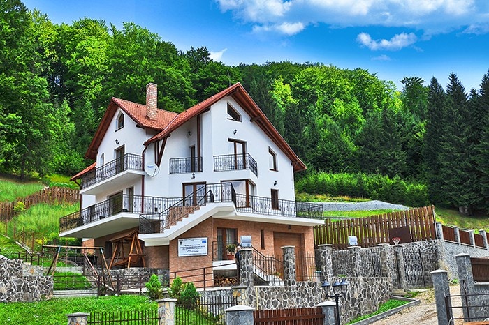 迷人的别墅，位于私人山区度假村