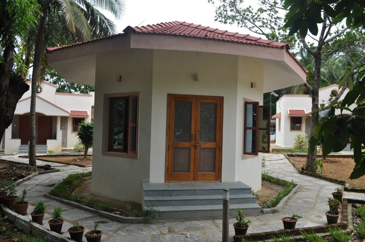 Just Gokarna(Holiday Home AC rooms with Breakfast)