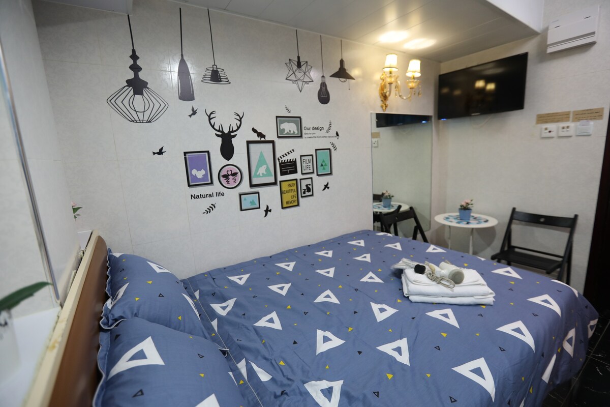 2號@香港萬悅賓館  尖沙咀地鐵站 豪華舒適 大床雙人房+獨立浴室