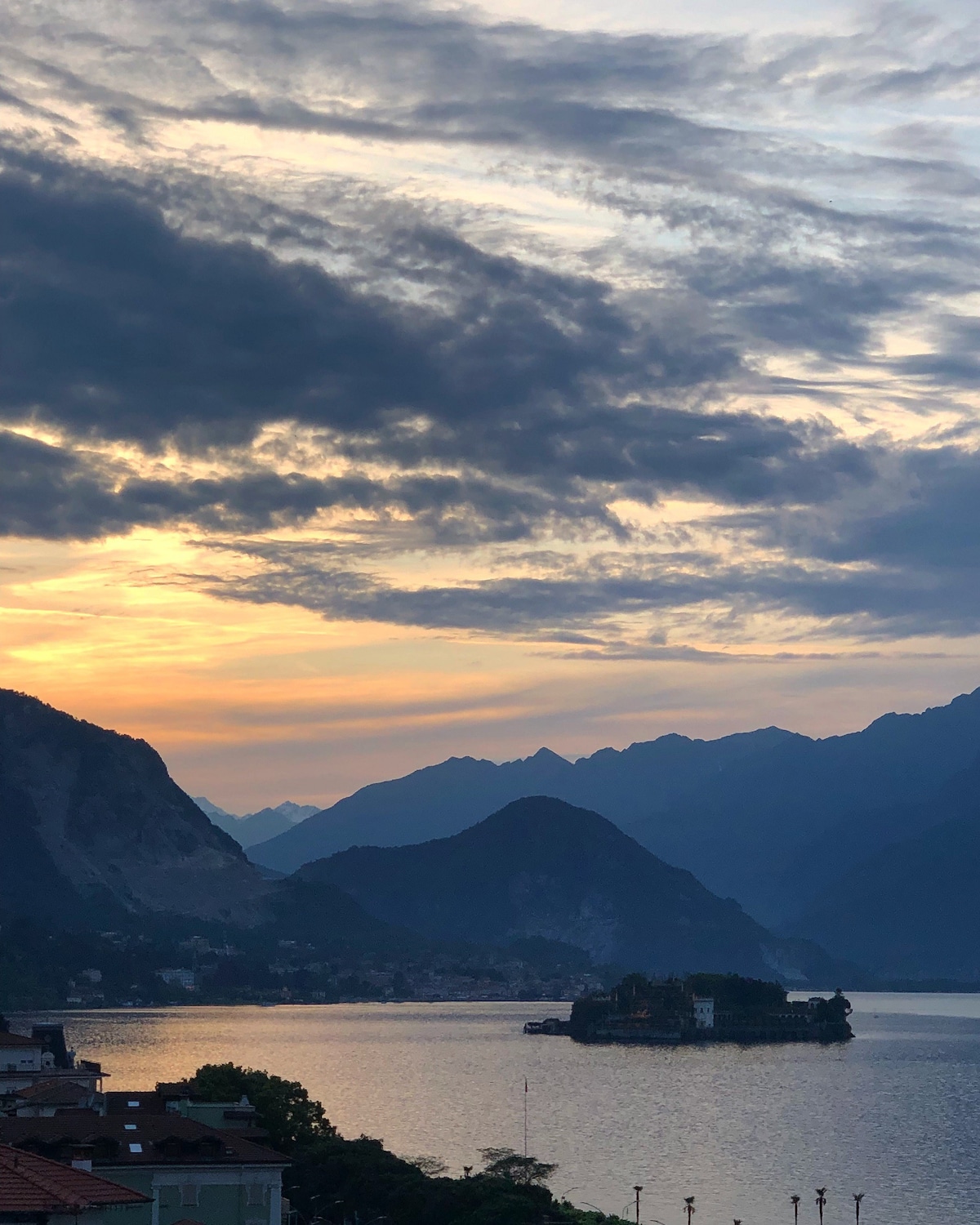 Vista Lago +露台、车库和湖泊美景