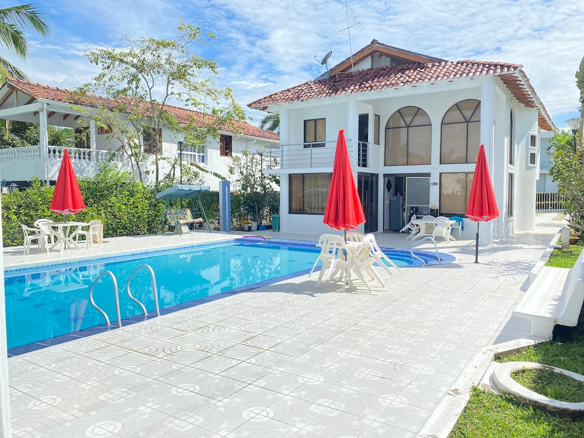 Hermosa casa en melgar con piscina privada